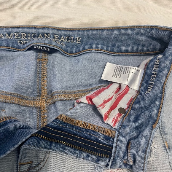 American Eagle Jean Shorts size 4 - Picture 3 of 4